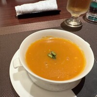 中国料理 煌蘭苑 - 南瓜蟹肉入りフカヒレスープ