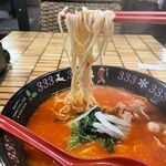 元祖トマトラーメンと元祖豆乳ラーメンと元祖トマトもつ鍋 三味 - なんだか麺は頼りないｗ