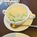 アメリカンクラブハウス 都立大学店 - セットのスープ（ミルクコンソメスープ）