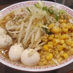 ラーメンまるよし - 大盛醤油ラーメン(＋コーン＆うずら玉子)