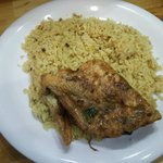 アジアカレーハウス - ターメリックライス、玉子焼きは隣の人から頂きました。