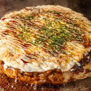 大阪に来たら絶対これ！お好み焼きと絶品ソース焼きそば♪
