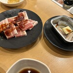 焼肉きんぐ - エビイカホイル、手が汚れるけど好き