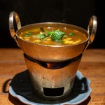 サイアムセラドン - 2025.10 ヤム・ジン・ガイ（1,380円）チェンマイスタイル チキンスープ