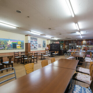 広々とした屋内エリア！ご予約人数に応じてお席をセッティング