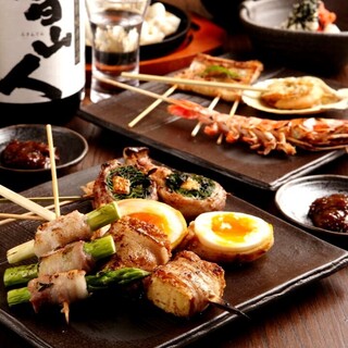 名物”野菜巻き串”他、多彩な串焼