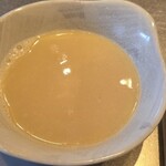 麺や くろえもん - 割りスープは定期的に変わるみたいで、この日は「鶏白湯」でした♪