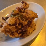 麺や くろえもん - 毎月「７」が付く日は「鶏腿肉の唐揚げ」がサービスです。とっても旨いです。