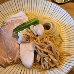 麺や くろえもん - 昆布水に浸かった麺は旨い！