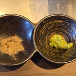 麺や くろえもん - 左がスパイス塩、右が山葵