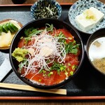 長月 - まぐろ丼　1600円