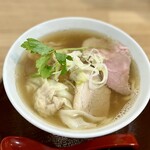 手打ち正麺 Hachimitsu - 料理写真:しなそば