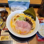 純米濃厚味噌ラーメン つむぎ - ｢九州豚骨味噌｣[960円]税込！