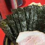 とらきち家 - 海苔増しは5枚150円。