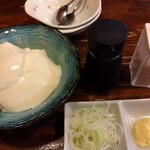 ももどり駅前食堂 - 薬味も付いてます