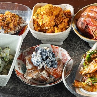 季節の移ろいを映した、少量多皿で味わえるコース料理