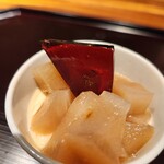 あすと - 洋梨のコンポート入りプリン