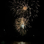 大三島みんなの家 ワイン販売所 - 港では鶴姫まつりが！フィナーレの花火