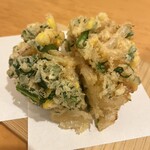 蕎麦切 砥喜和 - ＜季節のかき揚げ）～玉蜀黍（とうもろこし）と枝豆のかき揚げ〜