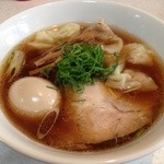 ラーメン星印 - 醤油ワンタンラーメン(950円)＋名古屋コーチンの味玉(100円)