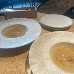 TOOTH TOOTH BISTRO & CAFE - 