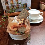 Delicatessen & Cafe ONU - 