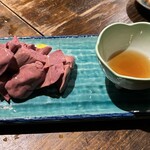 酒場 ソレデモヤッパリ - 道産 鶏レバ刺し