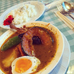 洋食の店　チャペル - チキンスープカレーです。ここのスープカレー大好き。とても美味しいです。お肉ホロホロです！沢山メニューがありますが、どれを食べてもコッテリめな味付けが美味しくて、今の所ハズレなしです！