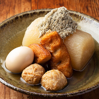 ★名物おでん★京出汁がよく染みた身も心もホッと温まるおでん