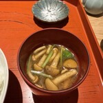 かにじぇんぬ 北のはなれ - なめこ汁