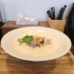 鶏×麦 らら - 食べる前から予感させられる、泡白湯きのこスープ！