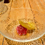 ローストホース - 「桜ユッケのいちじく添え」