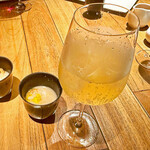 ローストホース - アミューズの「新玉ねぎのポタージュ　揚げレンコン添え」