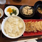 浜松餃子 浜太郎 - ごまダレ   酢醤油w/ゆず胡椒