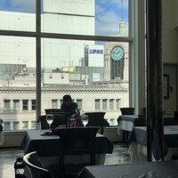 鉄板焼き 銀座 ポルトファーロ - お店の目の前に和光の時計台