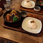 音茶屋 - チキンと野菜のスープカレー