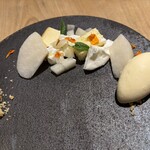 ダイニングルーム バイ ザ ビワコ - 梨とアイスの盛り合わせヤケド、盛り方が・・・