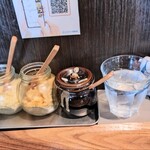 手打うどん 丸亀渡辺 - 卓上その2