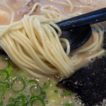 大砲ラーメン - 「ラーメン」ストレートの細麺