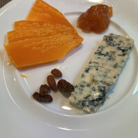 フランス料理 ル・クール - チーズ盛り合わせ(ミモレット、フルム オ カシス)