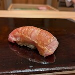 伊勢前寿し 神貫 - 南伊勢産　灘マグロ中トロ