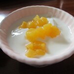 きっ茶 花々 - マシュマロ入りのヨーグルト