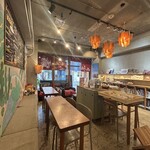 KAIDO books & coffee - 店内① 1階です