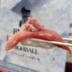 野口鮮魚店 - 丼の上にお寿司が乗ってます