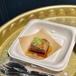 CARVAAN Delicatessen&Beer stop - 花蜜とピスタチオのバクラヴァ。小さな一粒でもしっかり満足のいく甘さと食べ応え(((o(*ﾟ▽ﾟ*)o)))