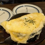 Wine restaurant The Attachment - 明太スフレパスタ　明太パスタの中にゴロッとベーコンが入ってます