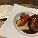 神田バル - 松阪ポーク100％ ハンバーグ シェフこだわりの温野菜添え