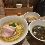 支那蕎麦 澤田 - 昆布水つけ麺　醤油1200円　２種の雲呑130円