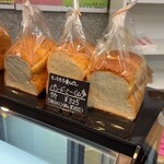 食ぱんの店　春夏秋冬 - 料理写真:パン•ド•ミー（山）1斤5枚スライス 税込350円（R7.5時点）