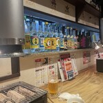 牛肉卸問屋直営 焼肉ホルモン八重山おときち - カウンター席